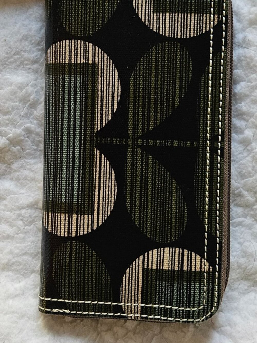 Orla Kiely Big Zip Wallet | Climbing Stem Bramble Print